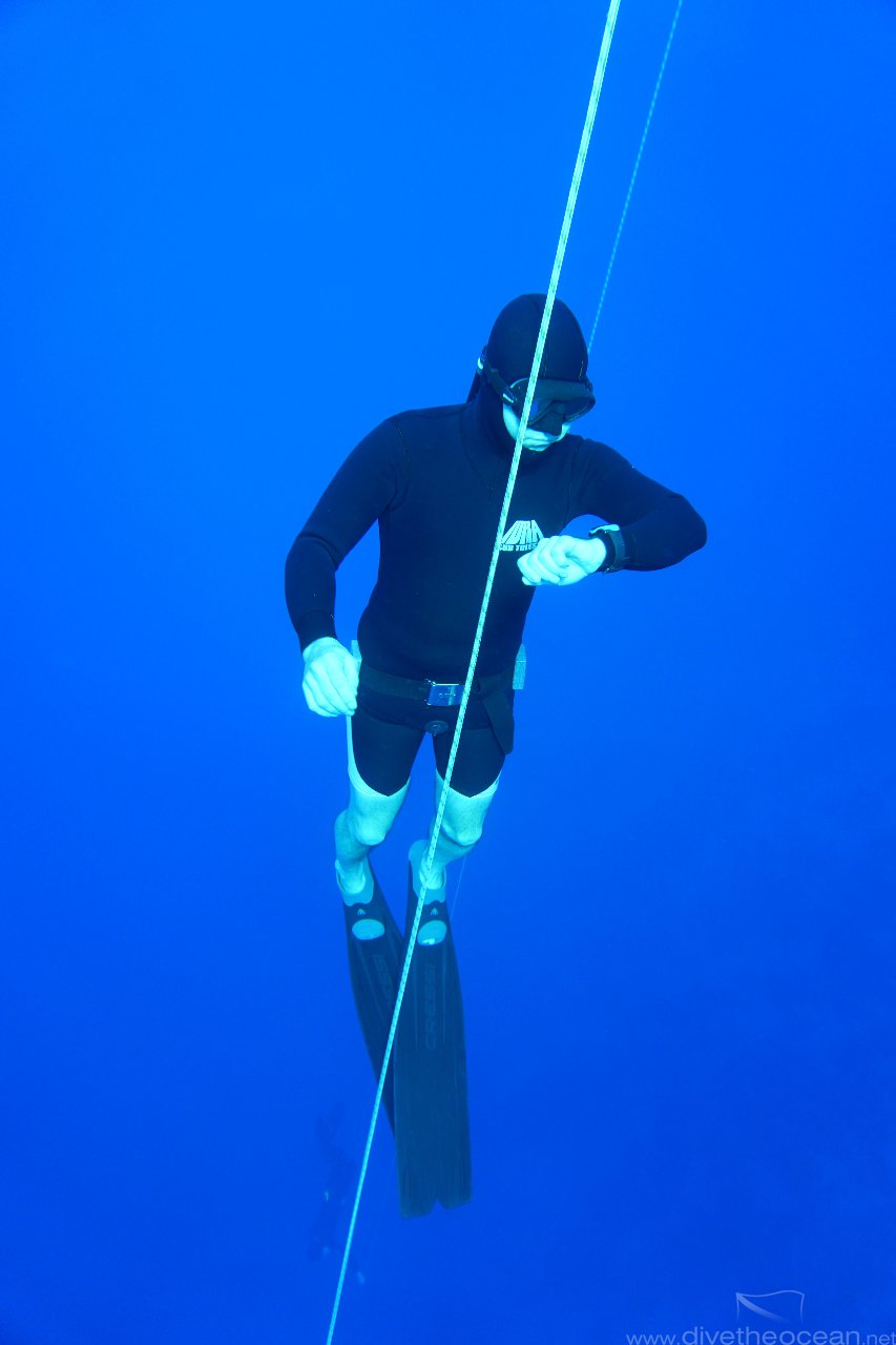 Freediver waiting